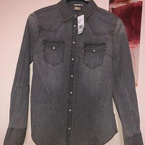 Levi’s grey button shirt